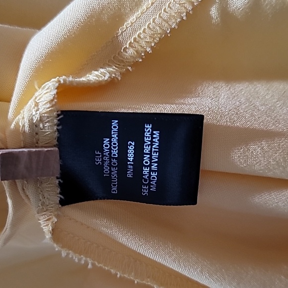 TORRID YELLOW TANK TOP EMBROIDERED EYELET CAMISOLE SLEEVELESS V NECK BLOUSE 1X - Picture 10 of 12